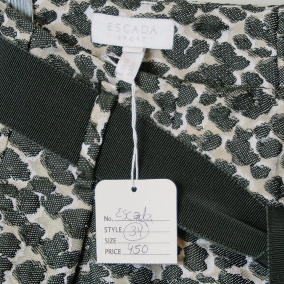 NWT Escada Sport Sepia Green Animal Print Jacquard Hi-Waist Belt Shorts Size 34 - Picture 8 of 9